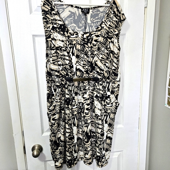 nwd Dresses & Skirts - Abstract print dress plus size
